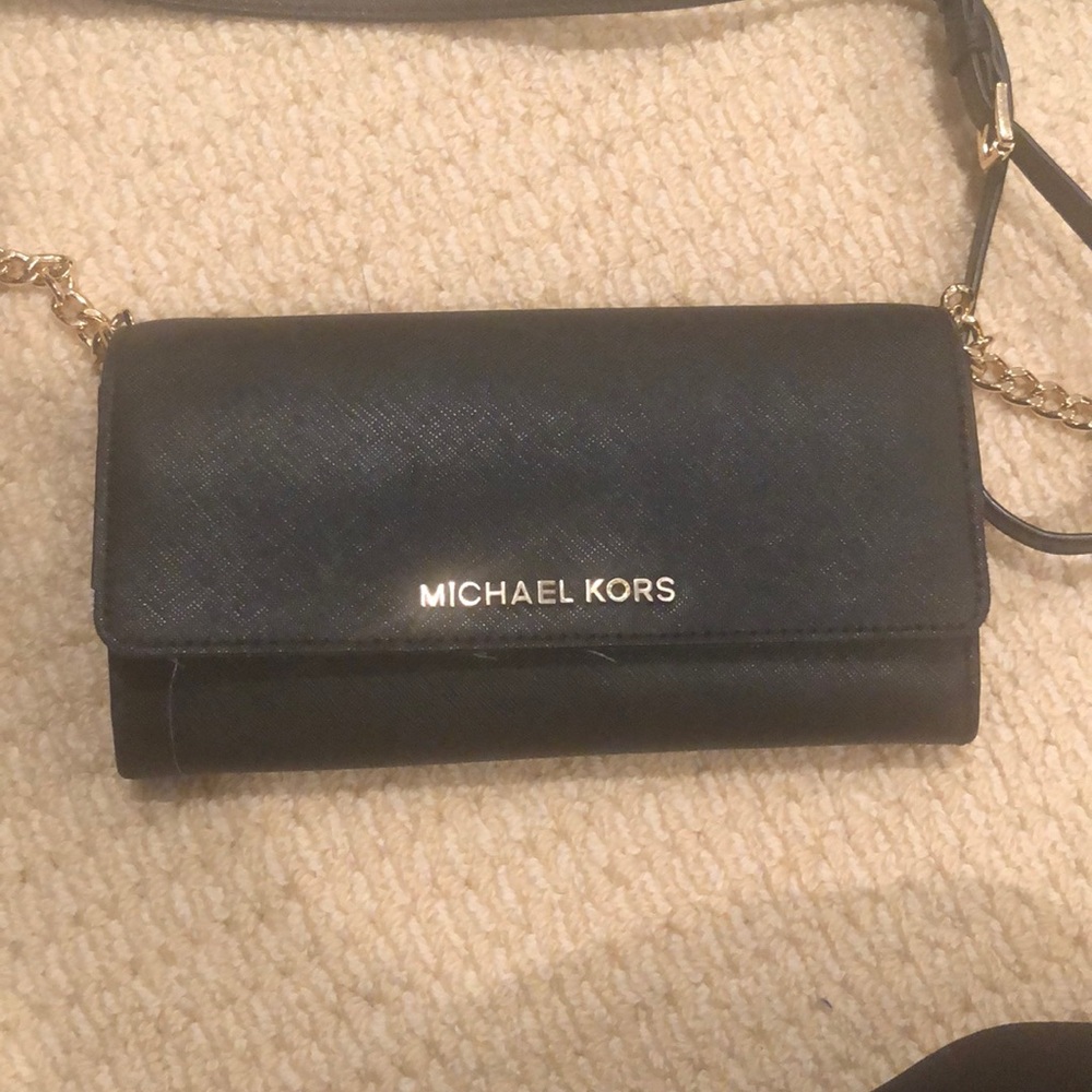 Crossbody wallet